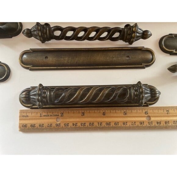 Vintage Burnished Brass Drawer Pulls w/ Twist Design – Set of 8 - Picture 4 of 9